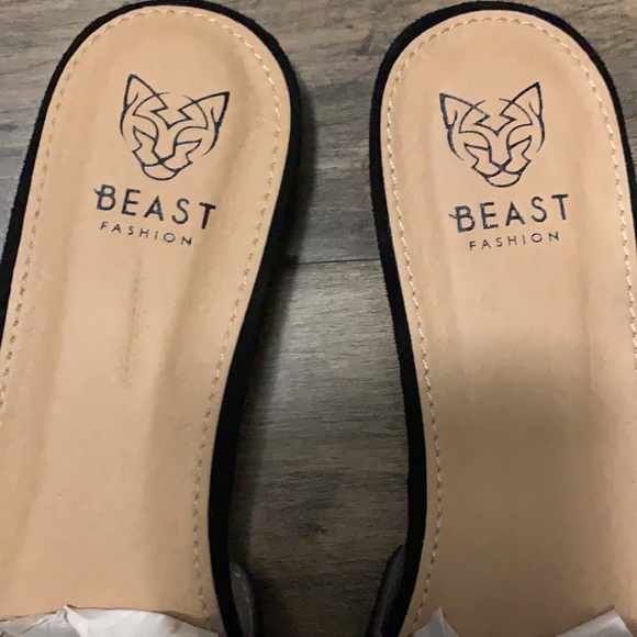 BEAST FASHION BLACK CUT OUT MULE FLATS - Picture 3 of 5